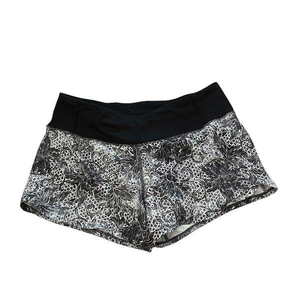 Lululemon Run Times Short II *4" Size 6 Serigraph Alpine White Black - Picture 1 of 3